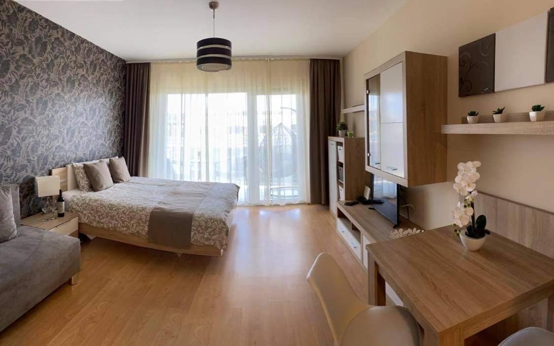 Lake And Spa Apartman 벨렌체 외부 사진