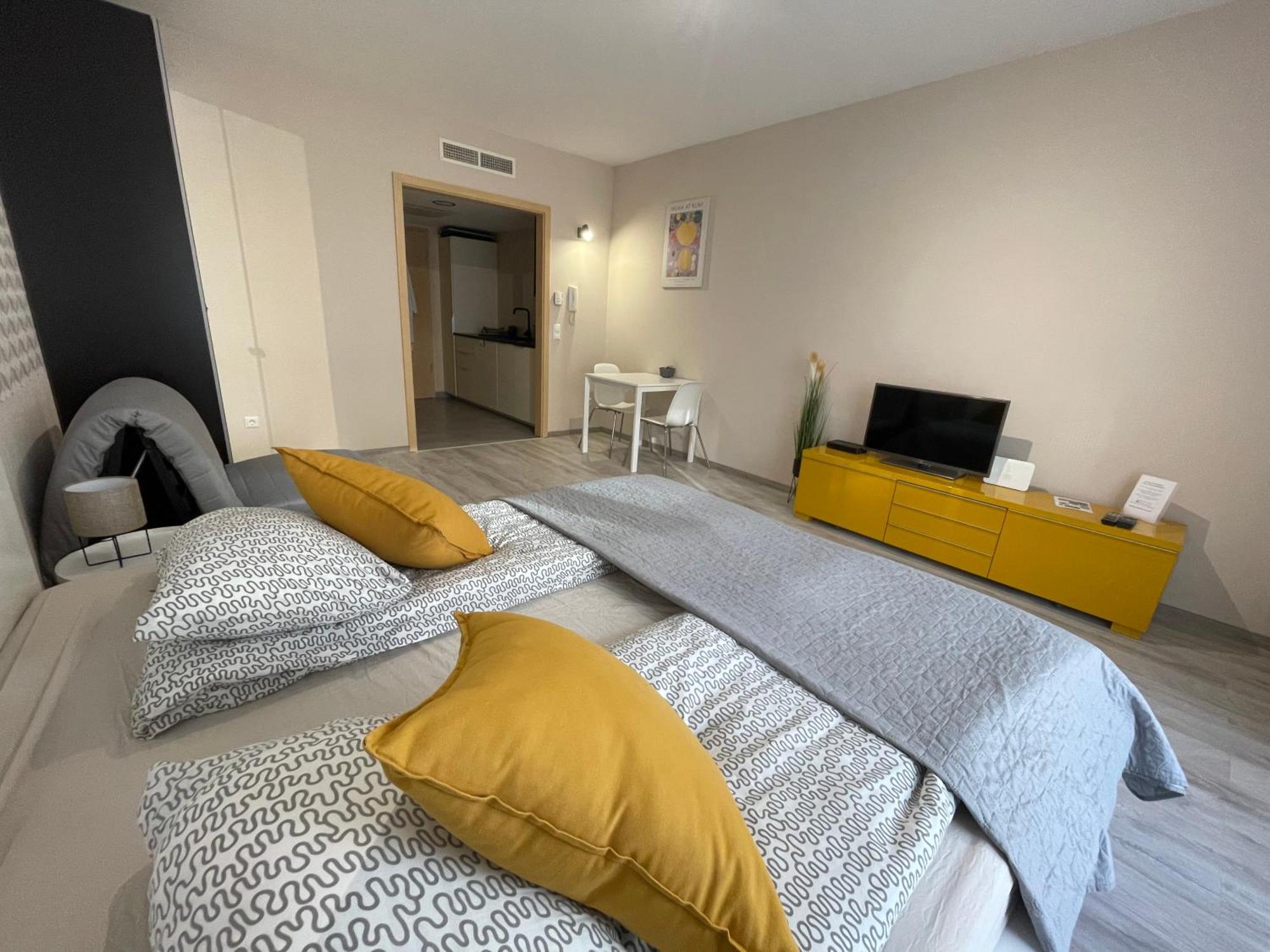 Lake And Spa Apartman 벨렌체 외부 사진