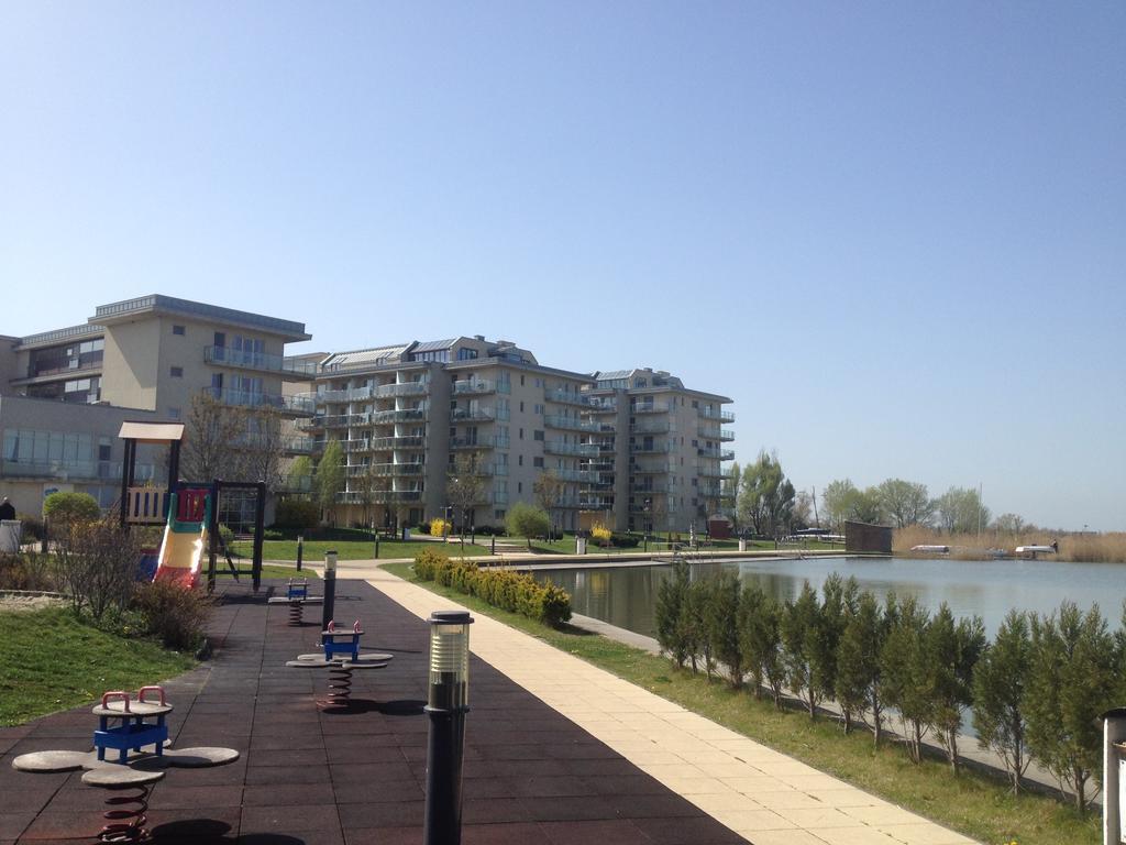 Lake And Spa Apartman 벨렌체 외부 사진