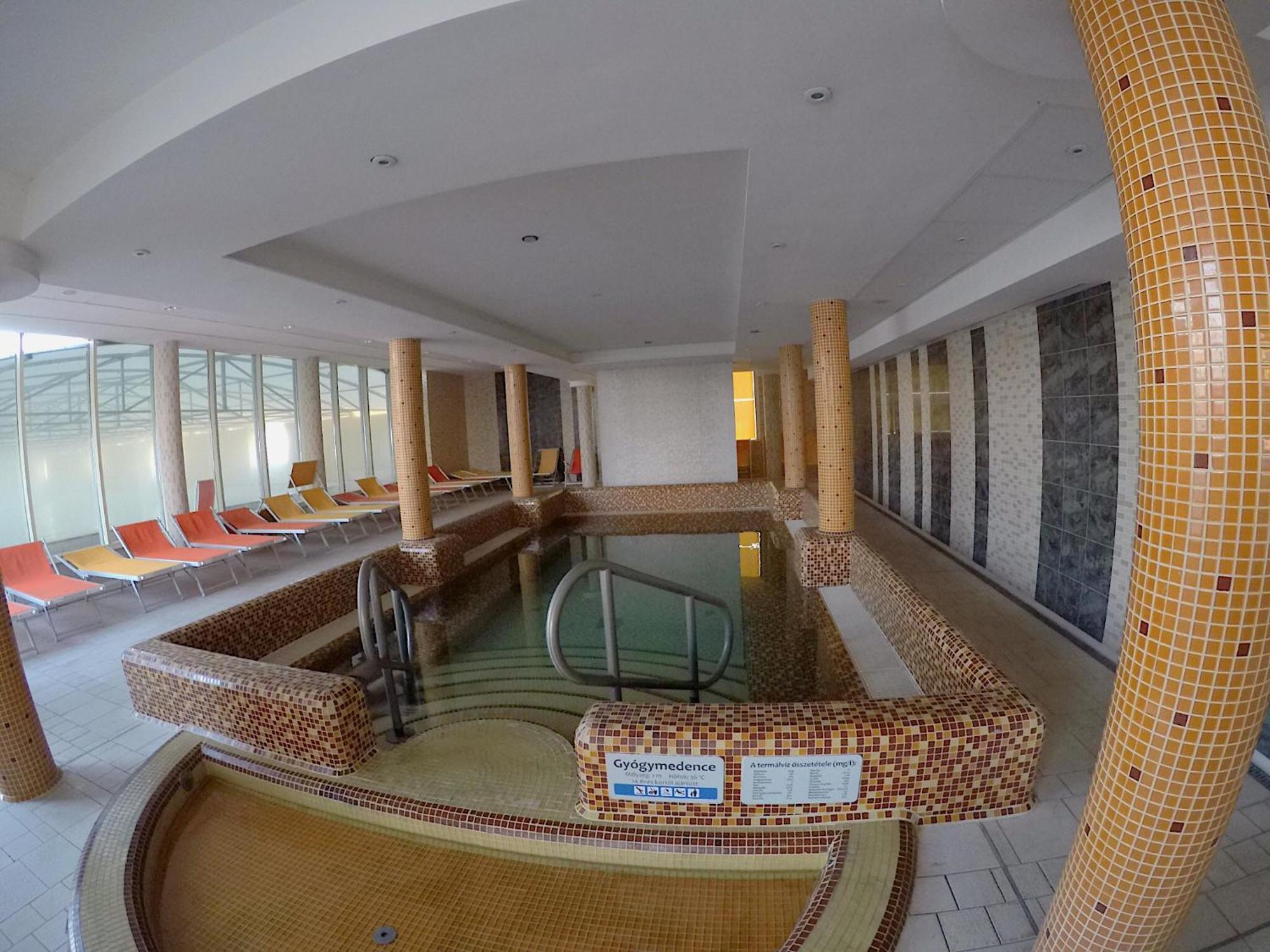 Lake And Spa Apartman 벨렌체 외부 사진
